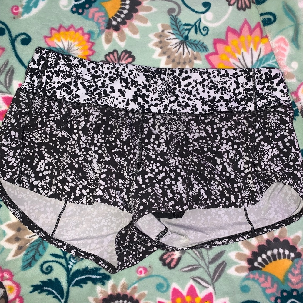 Lululemon Speed Up Low Rise (2.5 inch) Size 6
